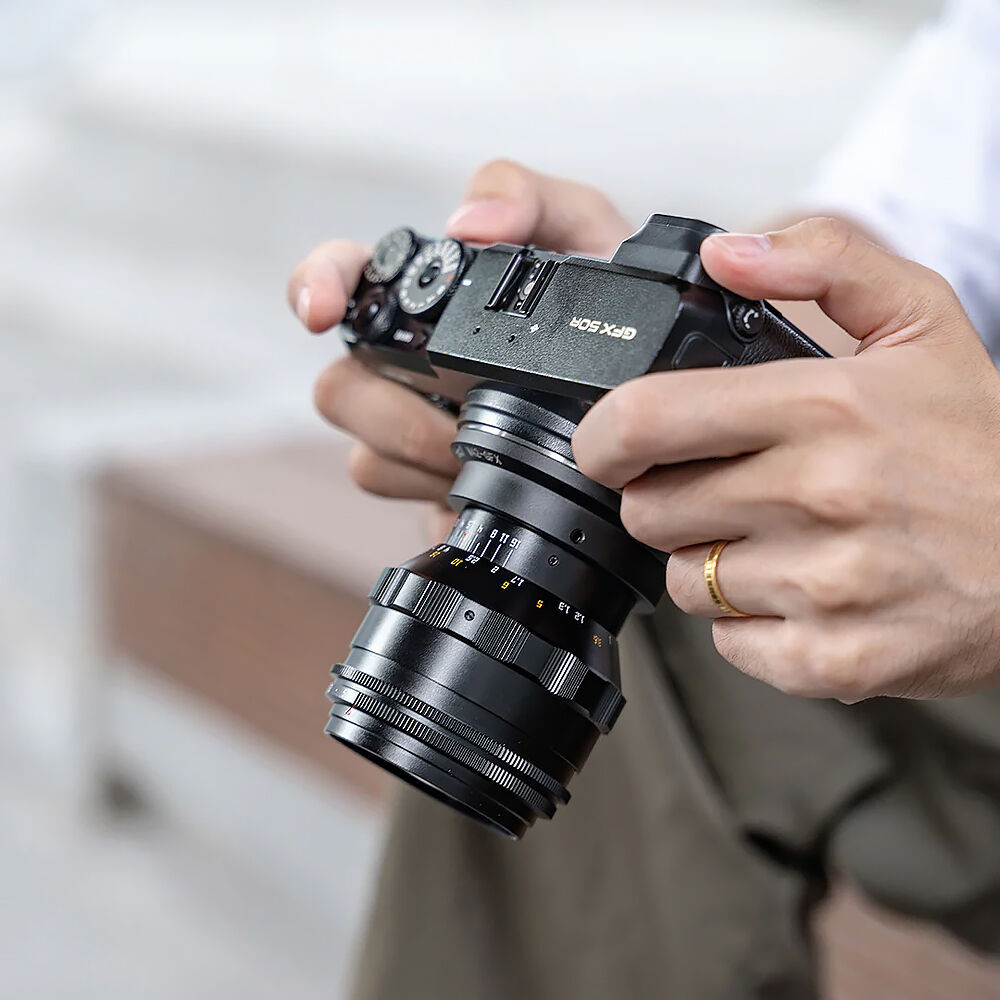 TTArtisan 75mm f/1.5 Swirly Bokeh 鏡頭(黑色, 銀色)