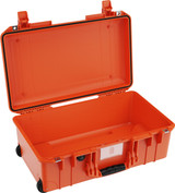 Pelican 1535 WD Air Case Orange 軟墊間隔安全箱 - 橙色箱身角度圖