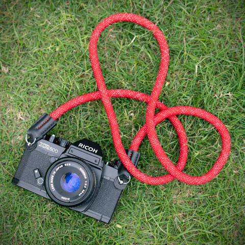 A-MoDe CSC130-FREW 10mm 登山繩相機帶 130cm (花紅白) 圖片 1