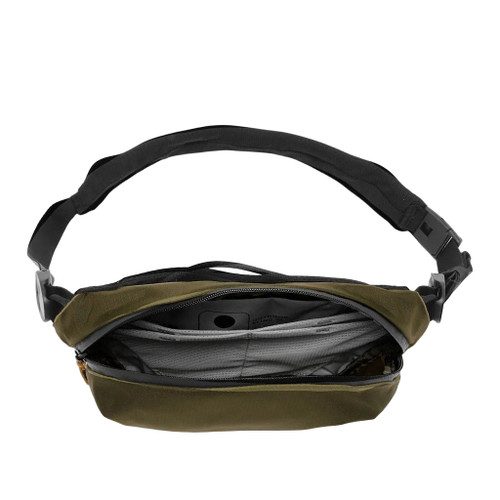 Peak Design Outdoor Sling 2L (Kelp) - Showing inside pocket of Outdoor Sling 2L Kelp