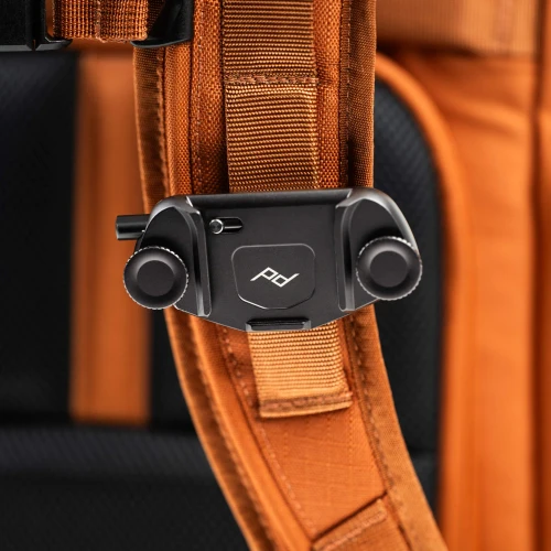 Think Tank Photo FocusPoint Rolltop 30L 攝影背囊 (Urban Rust) official product image 3