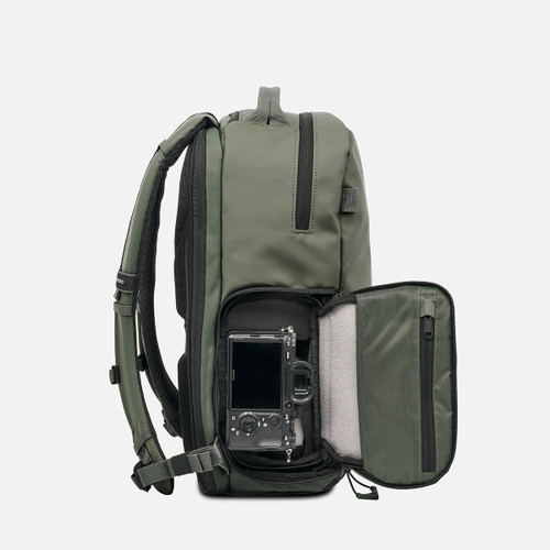 Wandrd PRVKE ZIP 31L Wasatch Green 攝影背包 official gallery image 5