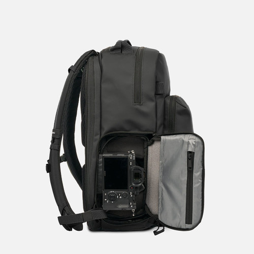Wandrd PRVKE POCKET 31L Black 攝影背包套裝 official gallery image 6