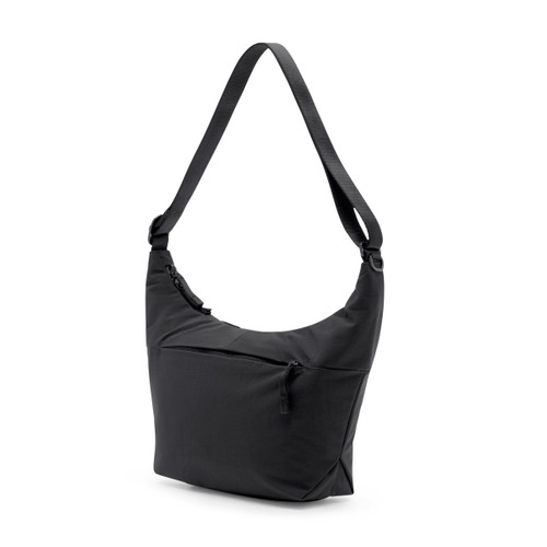 City Crescent 6L Black Side View | Peak Design official