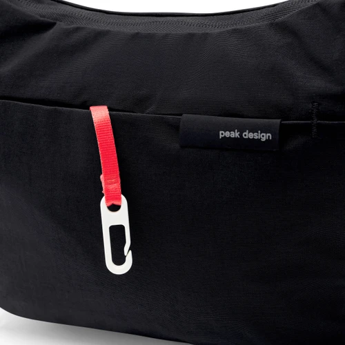 City Crescent 6L Black with quick access exterior pocket | Peak Design official