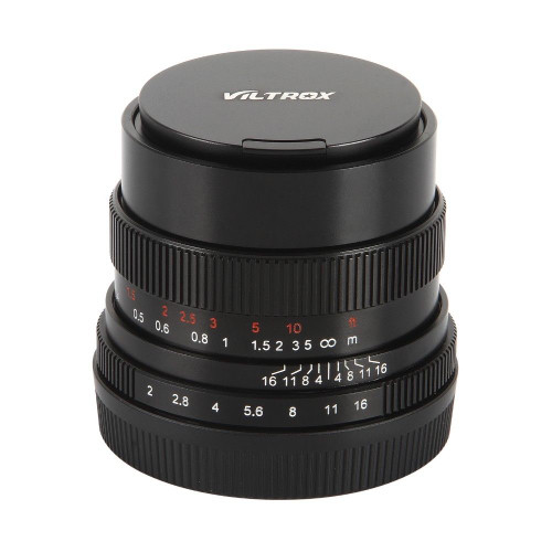 Viltrox FE-35 35mm F2 Sony E 全片幅手動對焦鏡頭（黑色） — 直立鏡身及鏡頭蓋