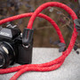 A-MoDe CSC90-FREW 10mm 登山繩相機帶 90cm (花紅白) 圖片 4