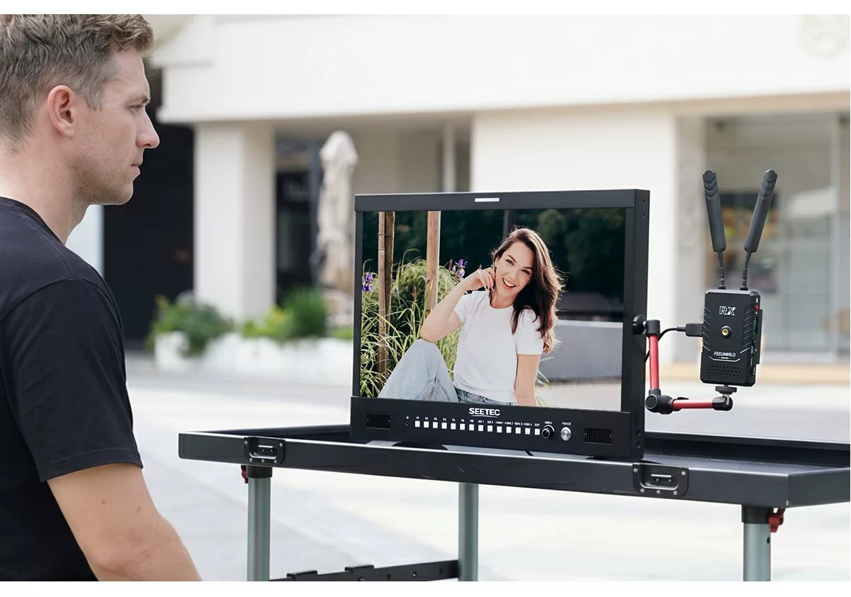 feelworld m215s 11