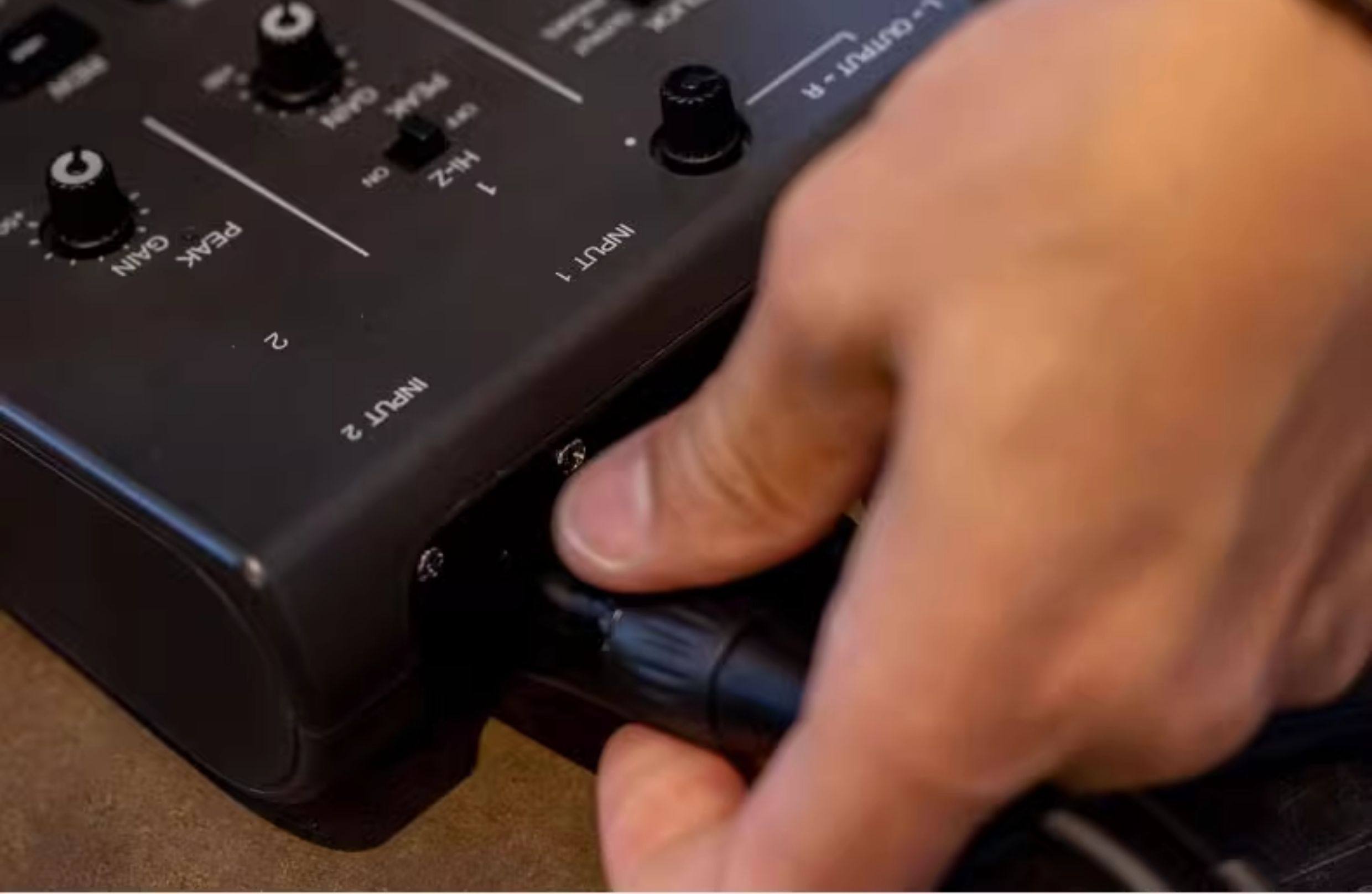 Zoom R12 MultiTrak Portable 8-Track Recorder 圖文描述 04
