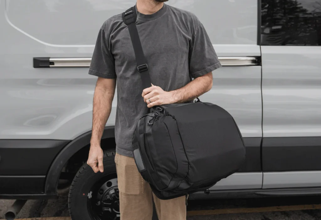 wandrd-carryall-duffel-13.webp