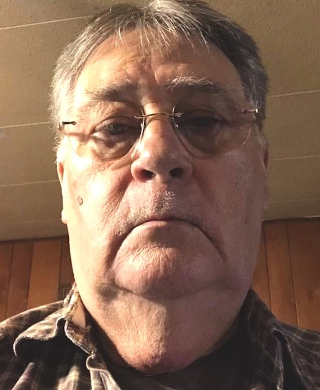 Jim Lewis  -  Kentucky Wood Carver