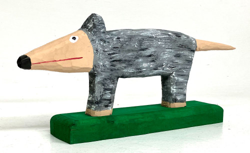 POSSUM CARVING --- #4 ---- by Minnie Adkins  -  11" long