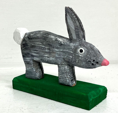 BUNNY RABBIT CARVING (R9) by Minnie Adkins