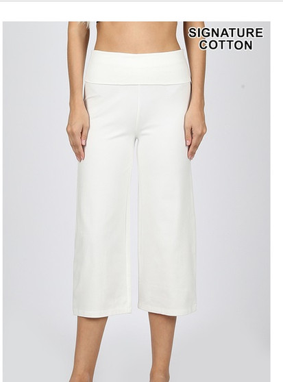 Womens Signature Cotton Capri Workout Jogger Stretch Pants in Ivory