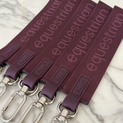 LUXY CHARM EQUESTRIAN KEYCHAIN - BURGUNDY