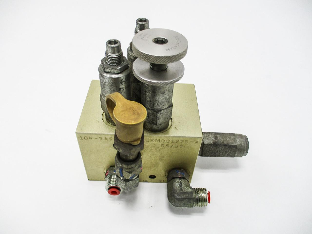 Toro Used Manifold Assembly - 104-5495