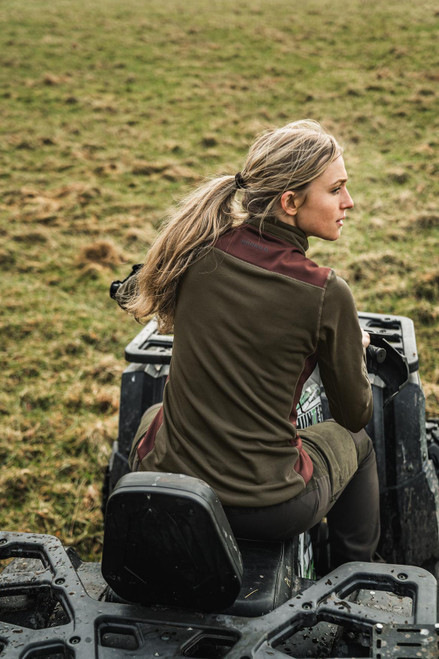 Harkila Lady Oda fleece jacket in Willow Green. Lightweight, breathable full zip fleece jacket.