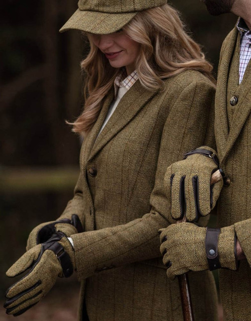 Walker & Hawkes Derby Tweed Brookmore Gloves in light sage