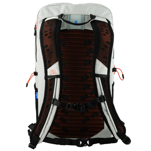 Highlander Kynetik 20 litre backpack in White.