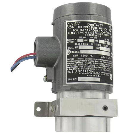 Dwyer H3S-1ST-DRAIN : Explosion-Proof Differential Pressure Switch with 316 stainless steel wetted parts, 10 to 180 in. w.c. adjustable range, SPDT snap-action switch, UL/CSA terminal block, and explosion-proof drain for condensate removal in hazardous location applications.