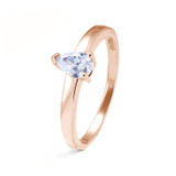 rose gold ring with pear cut diamond