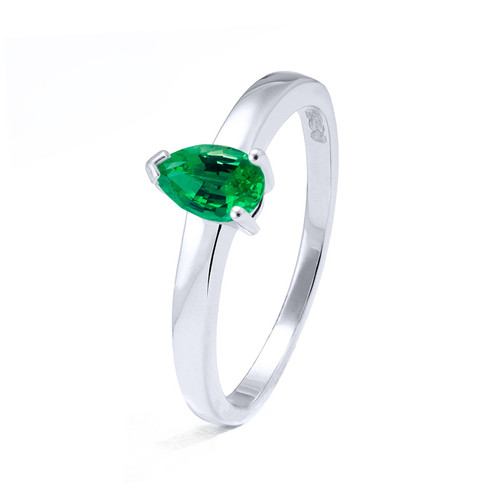 pear shaped emerald ring in white gold