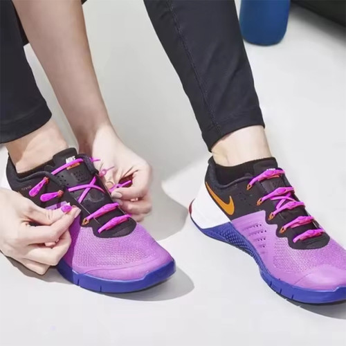 Elastic silicone straps fit sneakers, dress shoes & all eyelet
