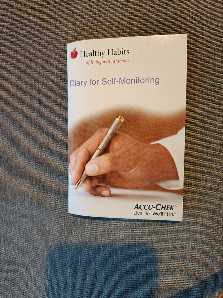 Accu-Chek Log Book - 30 Weeks Old Discontinued Logbook