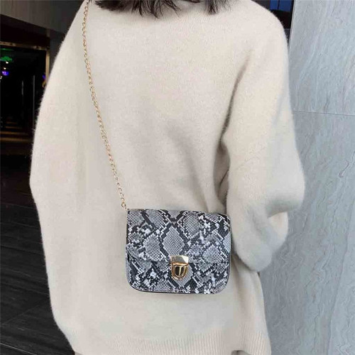 Women Snake Pattern Fashion Shoulder Messenger Bag Casual Chain Small Square Bag Female Luxury Wild Bag Bolso femenino