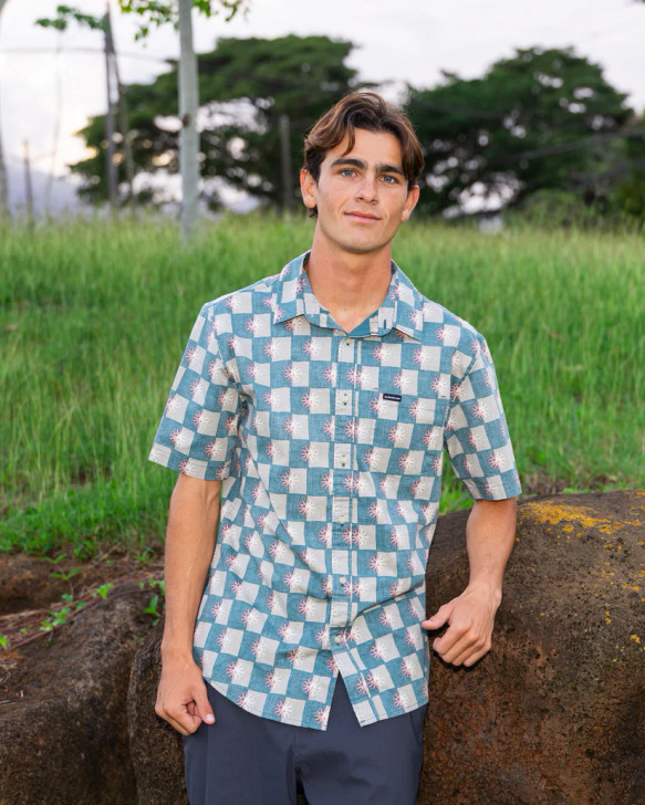 QUIKSILVER SUNDIAL CLASSIC STRETCH SHORT SLEEVE SHIRT