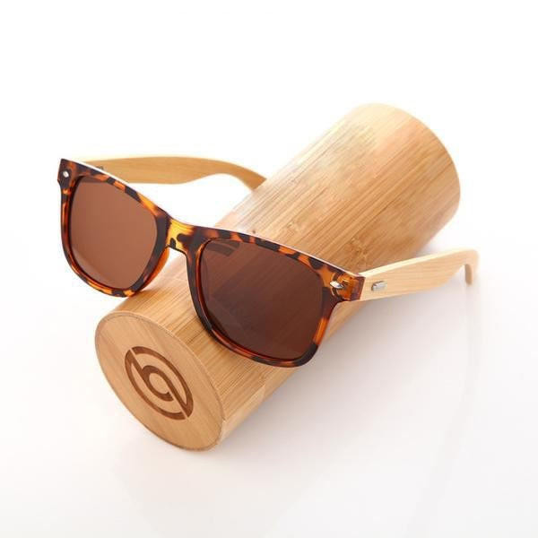 Lunettes en bois avec son etui zaxx