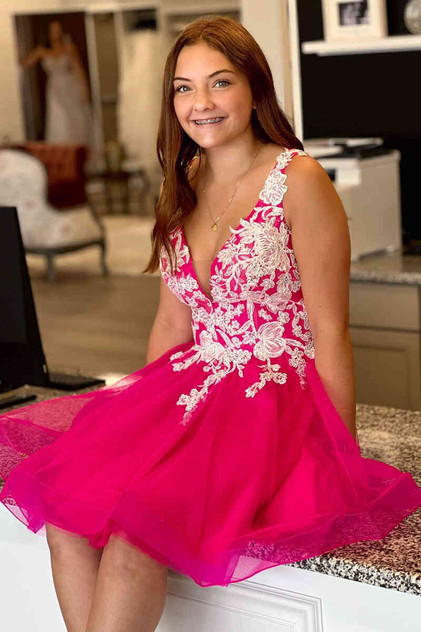 A-line V-Neck Tulle Homecoming Dress with Appliques A-line V-Neck Tulle Homecoming Dress with Appliques