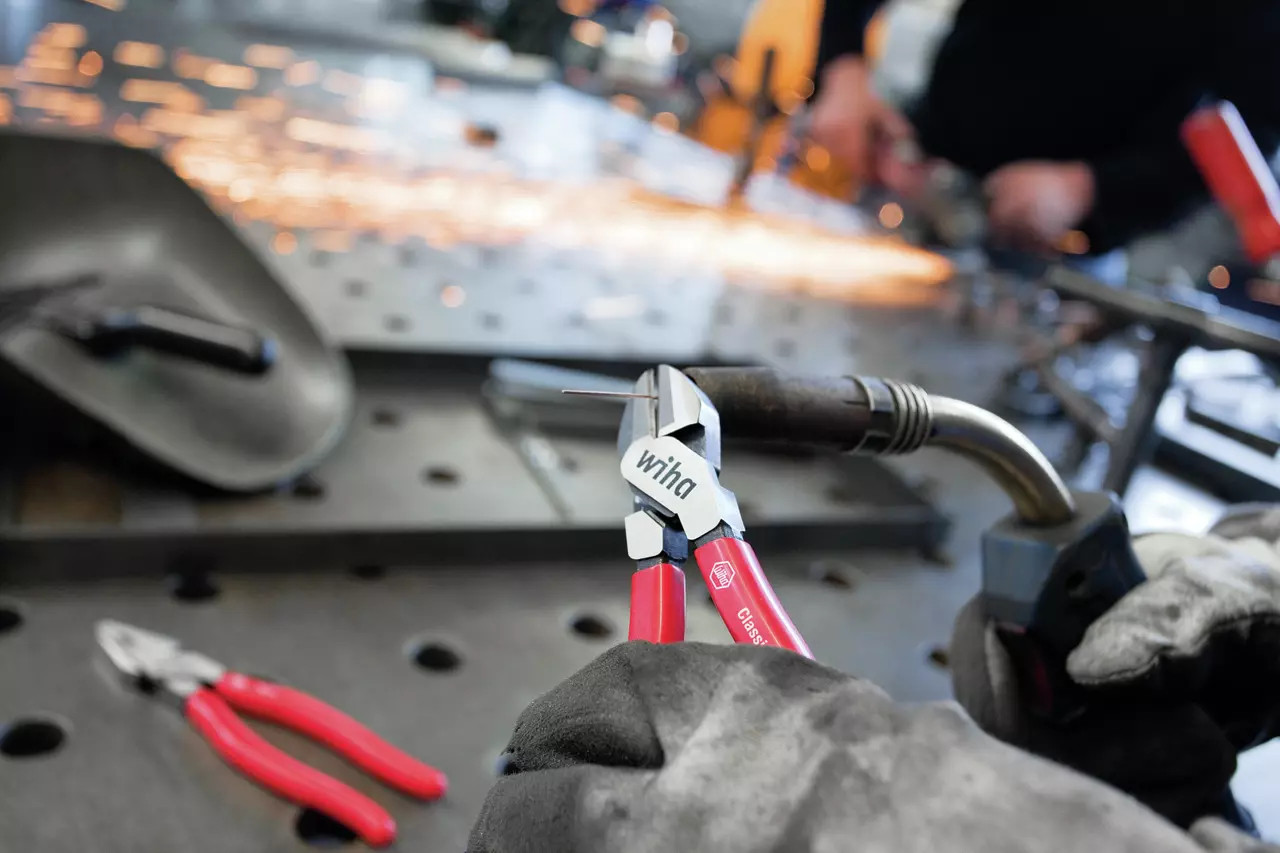 The needle nose pliers are perfect for inserting low-lying components, as well as holding, bending and cutting wi