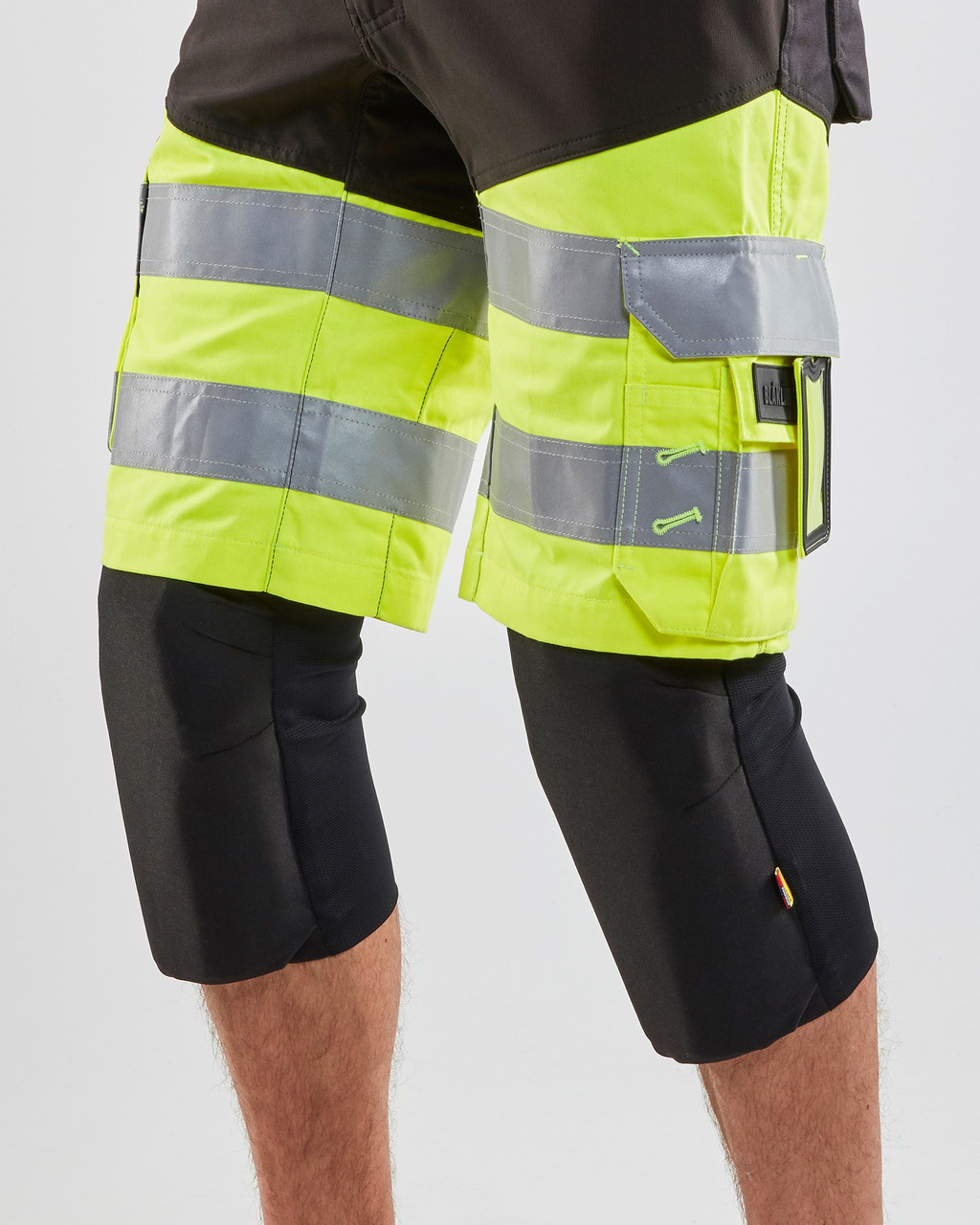 Kneepads for additional Protection on side, can be worn with shorts and general workwear Australia