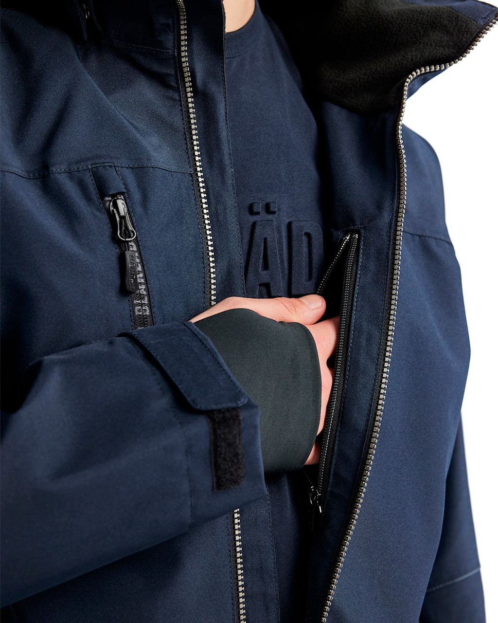 Choose Blaklader Workwear for Polyester jackets that keep you comfortable all day long with Waterproof. A sensible choice when looking for a Dark Navy Blue Shell Polyester Jacket .