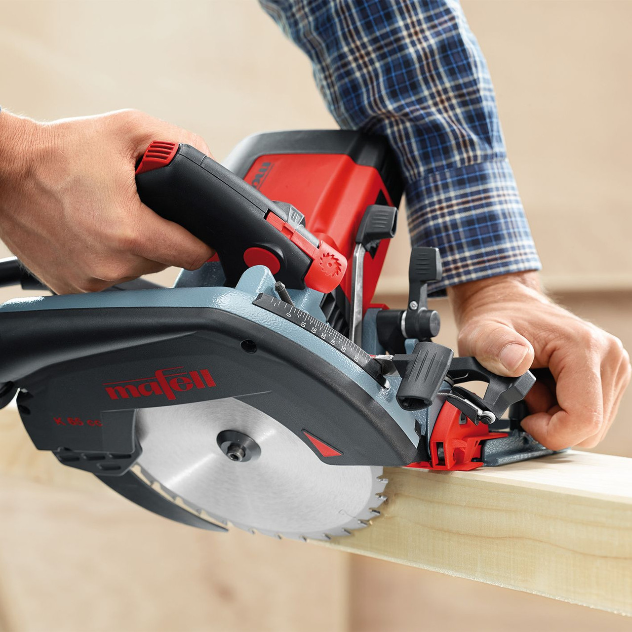 Ideal for various applications, it ensures precision and user comfort for all your woodworking needs