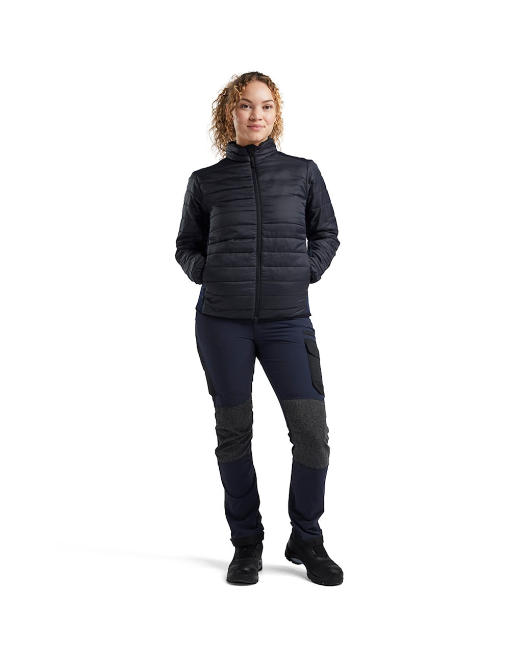 Stay focused on the job with the Blaklader jacket in Black with Dark Navy Blue details keeping you comfortable.