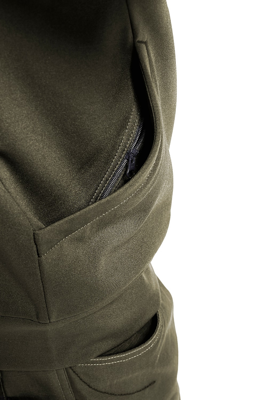This Blaklader Workwear pullover is crafted from soft Polyester, perfect for layering on chilly days.
