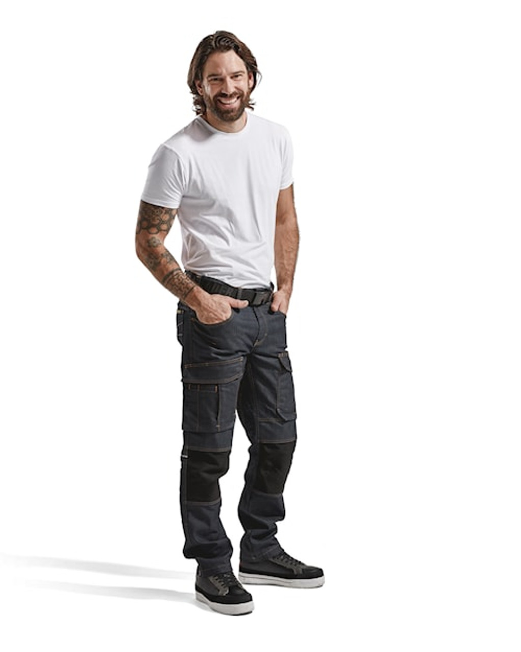 Buy online in Australia and New Zealand BLAKLADER Trousers for Electricians that are comfortable and durable.