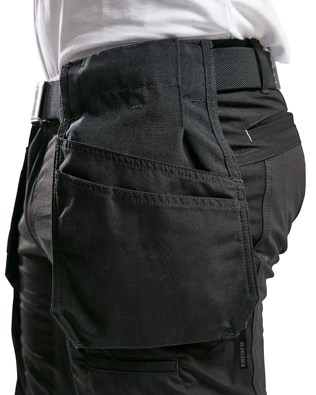 The Blaklader Nail Pouch in Black is perfect for any work environment.