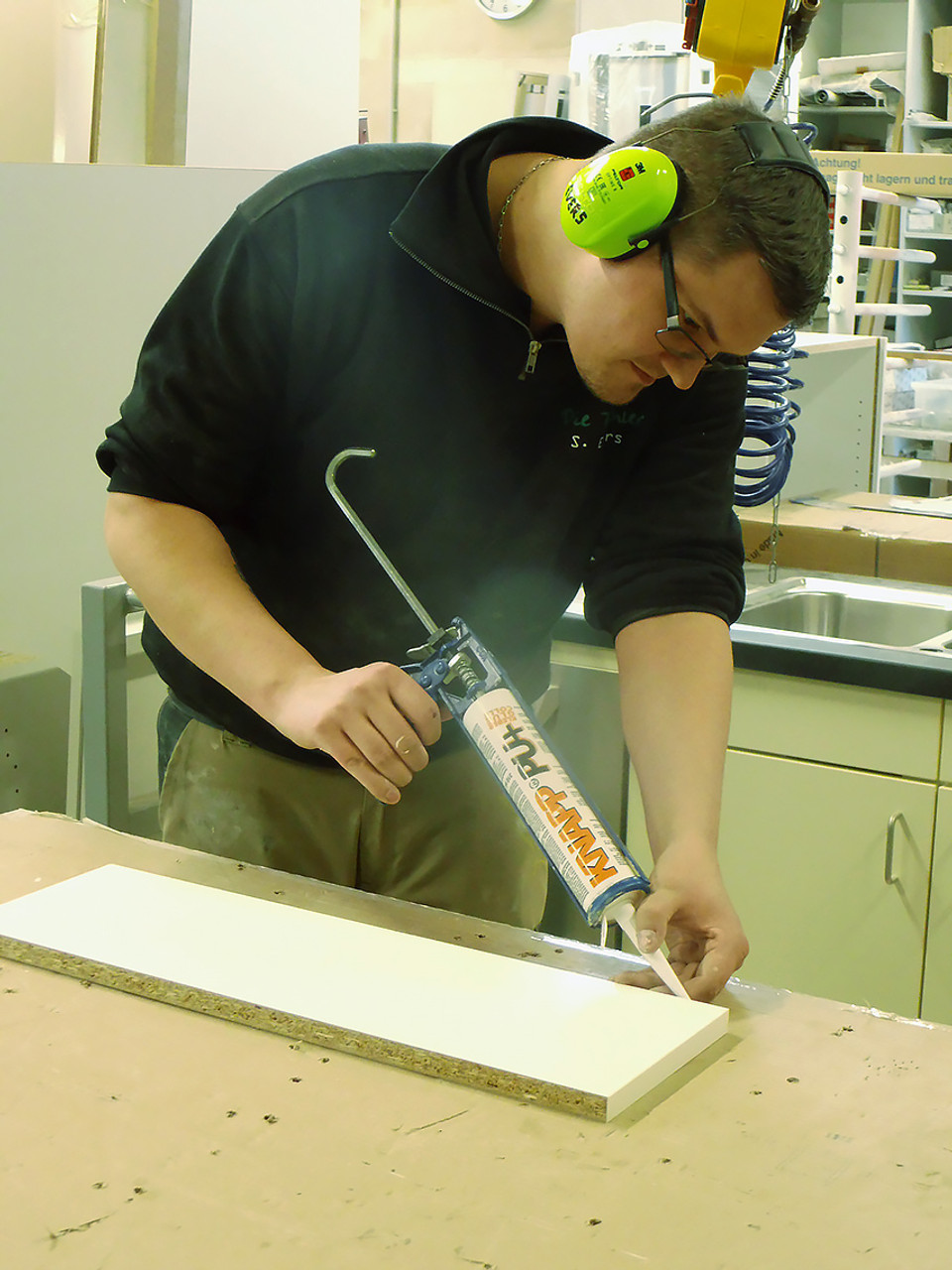 KNAPP PU+ Adhesive is a user-friendly, one-component polyurethane glue designed for bonding all KNAPPĀ®-fasteners KNAPP PU+ Adhesive is a user-friendly, one-component polyurethane glue designed for bonding all KNAPPĀ®-fasteners