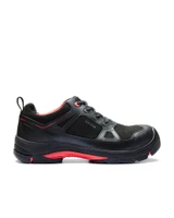 Buy online in Australia and New Zealand a BLAKLADER GECKO  Safety Shoes for Floorlayers that perform exceptionally for Woodworking