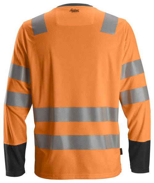 The Snickers shirt model 2433 is designed for outdoor use and to protect from UV