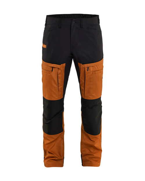 Tailored by BLAKLADER, the Service Pants model 1456 in Rust Brown incorporates Kneepad Pockets, providing Stretch, and constructed from Polyester to work as hard as you do.