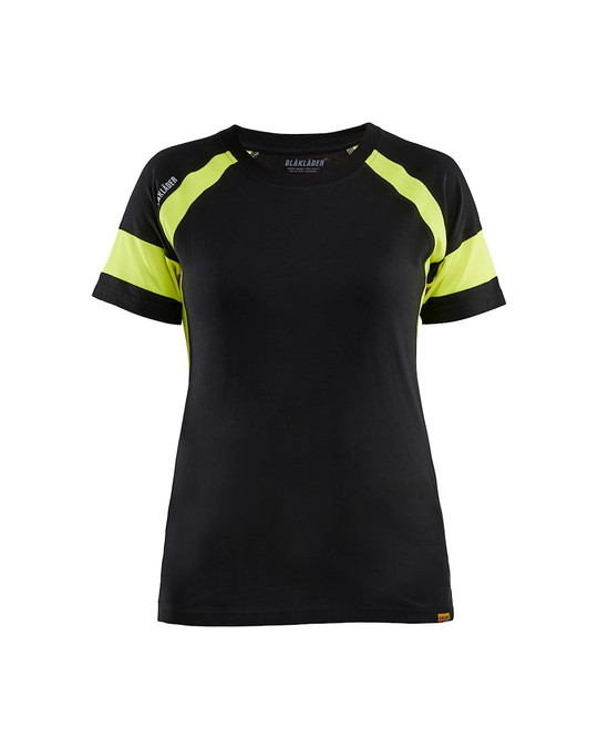 The Blaklader Workwear t-shirt model 3524 is a reliable choice for any work environment, ensuring you look professional while feeling comfortable.