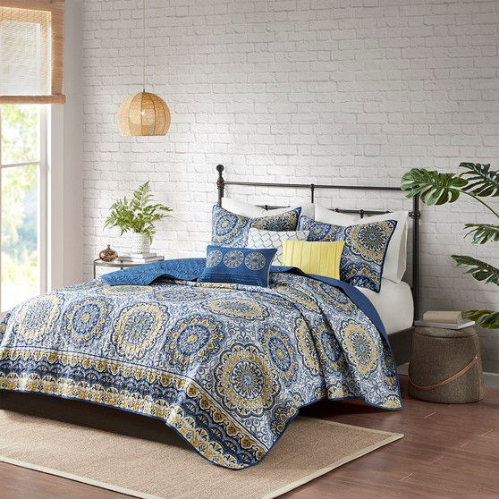 Madison Park Tangiers Blue 6 pcs Reversible Quilt Set with Throw Pillows Madison Park Tangiers Blue 6 pcs Reversible Quilt Set with Throw Pillows