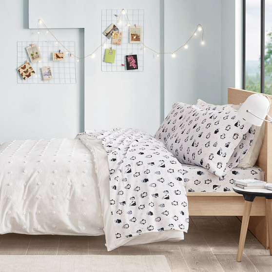 Intelligent Design Cozy Soft Penguins Cotton Flannel Printed Sheet Set