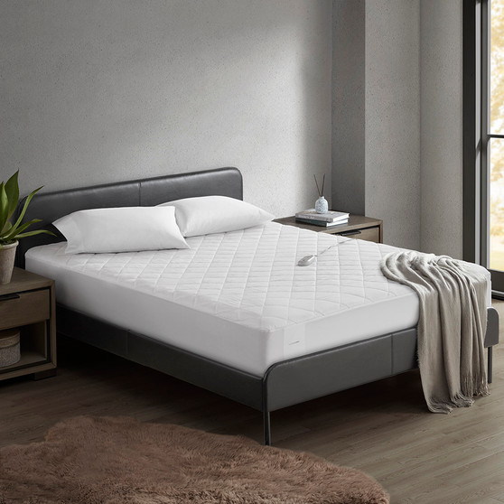 Sharper Image Embossed Microfiber White Heated Mattress Pad