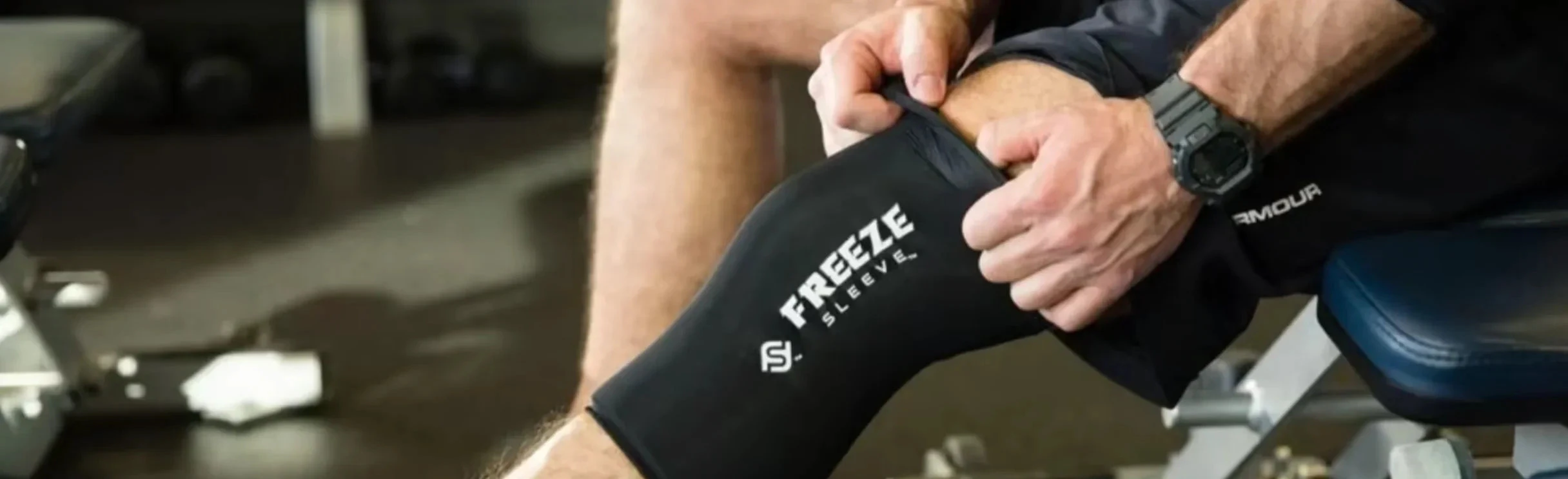 Athlete wearing a Freeze Sleeve on his knee
