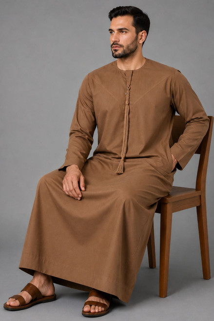 Authentic Brown Emirati Thobe – Classic Arabic Men’s Wear